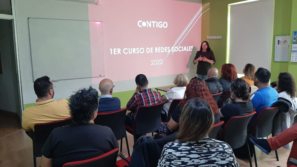 Curso de Redes Sociales de Contigo Islas Canarias con Guayarmina Méndez